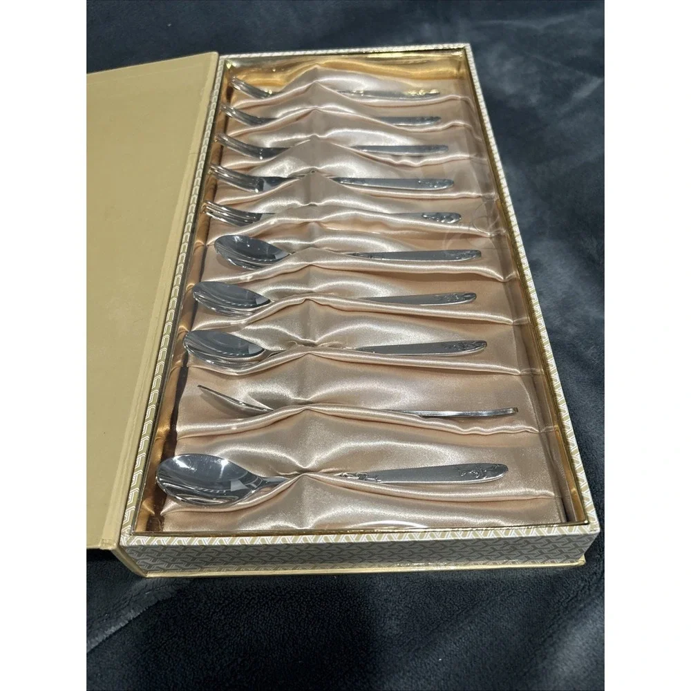 Korean-style stainless steel cutlery, including 5 spoons and 5 forks In Gift Box
